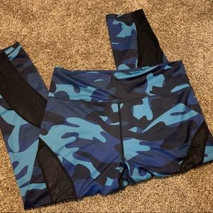 Zyia Women’s Blue Camo Leggings size 14-16